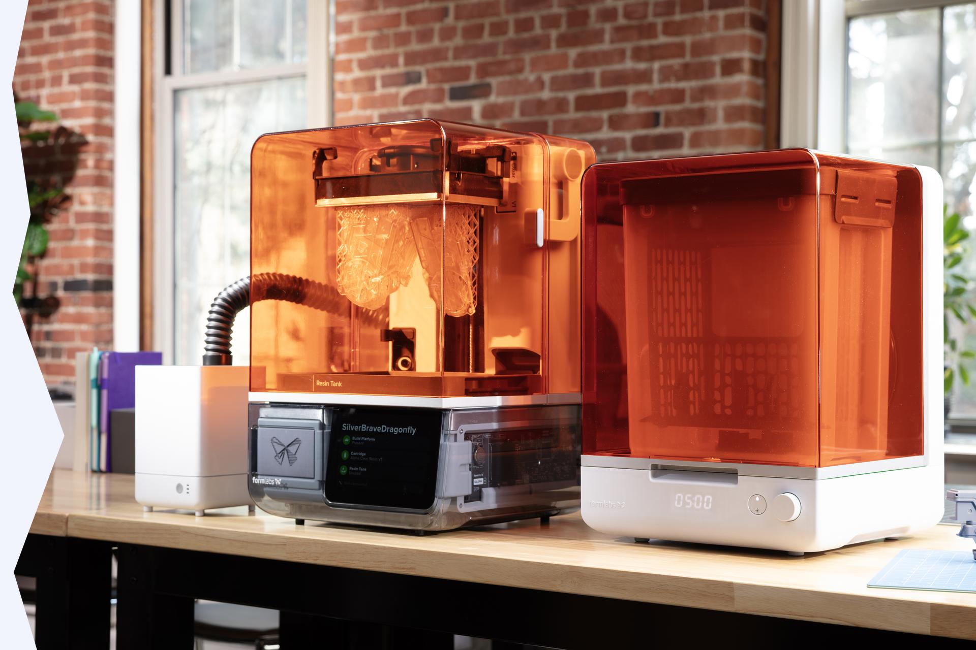 Form Studio 1 irodai 3D nyomtató VOC Extractorral és Wash+Cure-ral